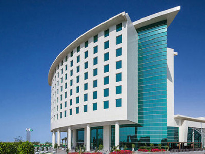 Mani Imperial High-Rise Panoramic Suites